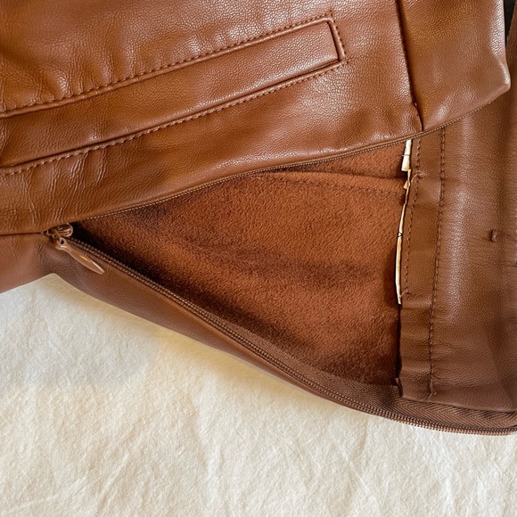 NWOT: π€ Zara Tan Brown Faux Leather Leggings Pants
Skinny Pants Size XS π¦ - Picture 10 of 12